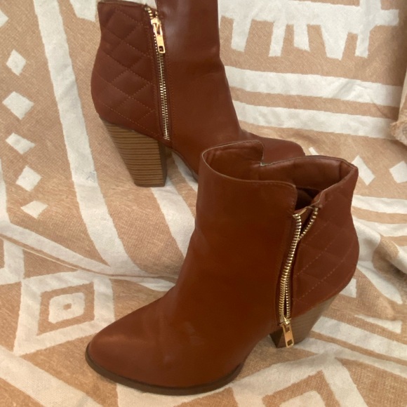 Cognac Ankle Boot with Gold Zips and Stacked Heel. - Picture 2 of 3